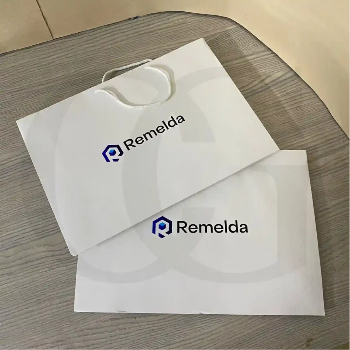 Remelda BoldPrint Bag with vibrant pattern and spacious design