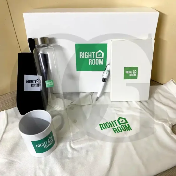 Corporate gift box symbolizing teamwork and unity, with curated premium items.