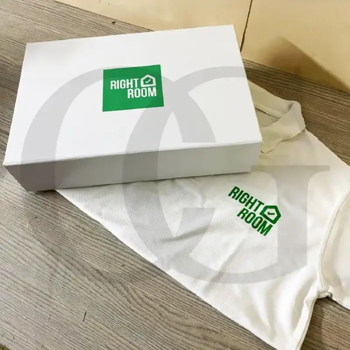 Corporate gift box symbolizing teamwork and unity, with curated premium items.