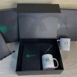 Elegant corporate gift box with grand, high-quality items for premium gifting.