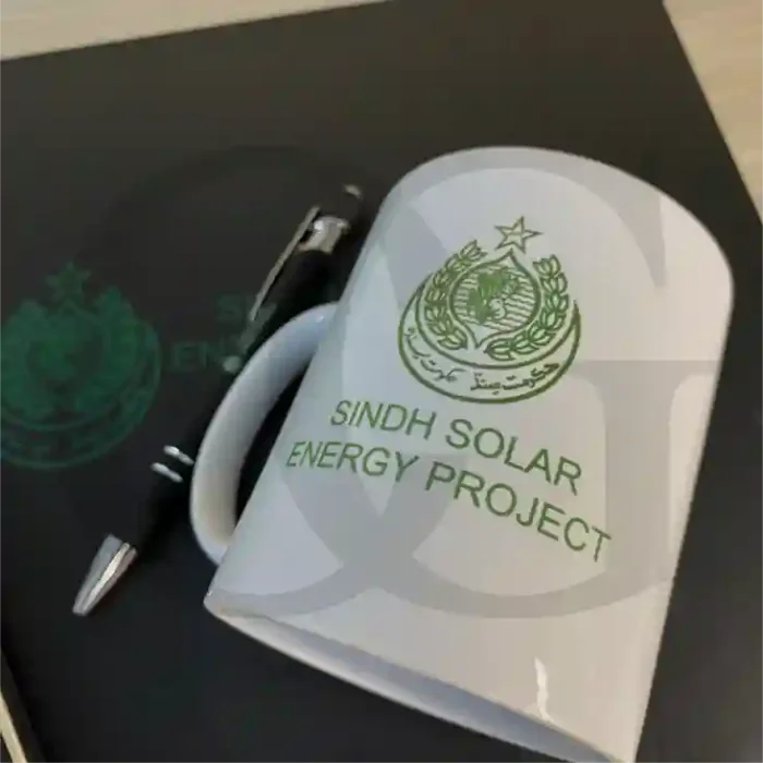 Elegant corporate gift box with grand, high-quality items for premium gifting.