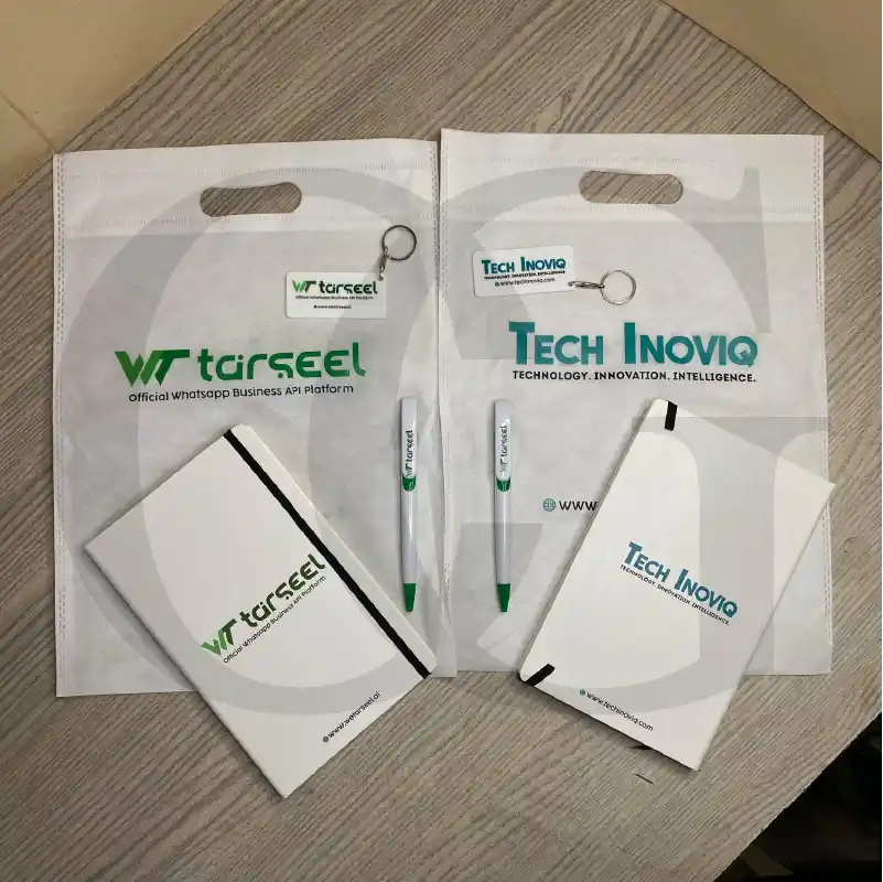 Premium Personalization Kit – customizable corporate gift set with elegant accessories for professionals.