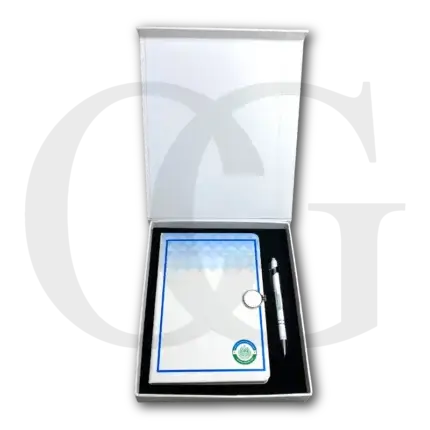 The Leadership Edition – premium corporate gift box celebrating leadership, vision, and success.